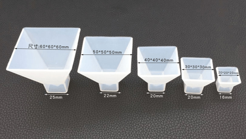 Pyramid Mould - Epoxynoob